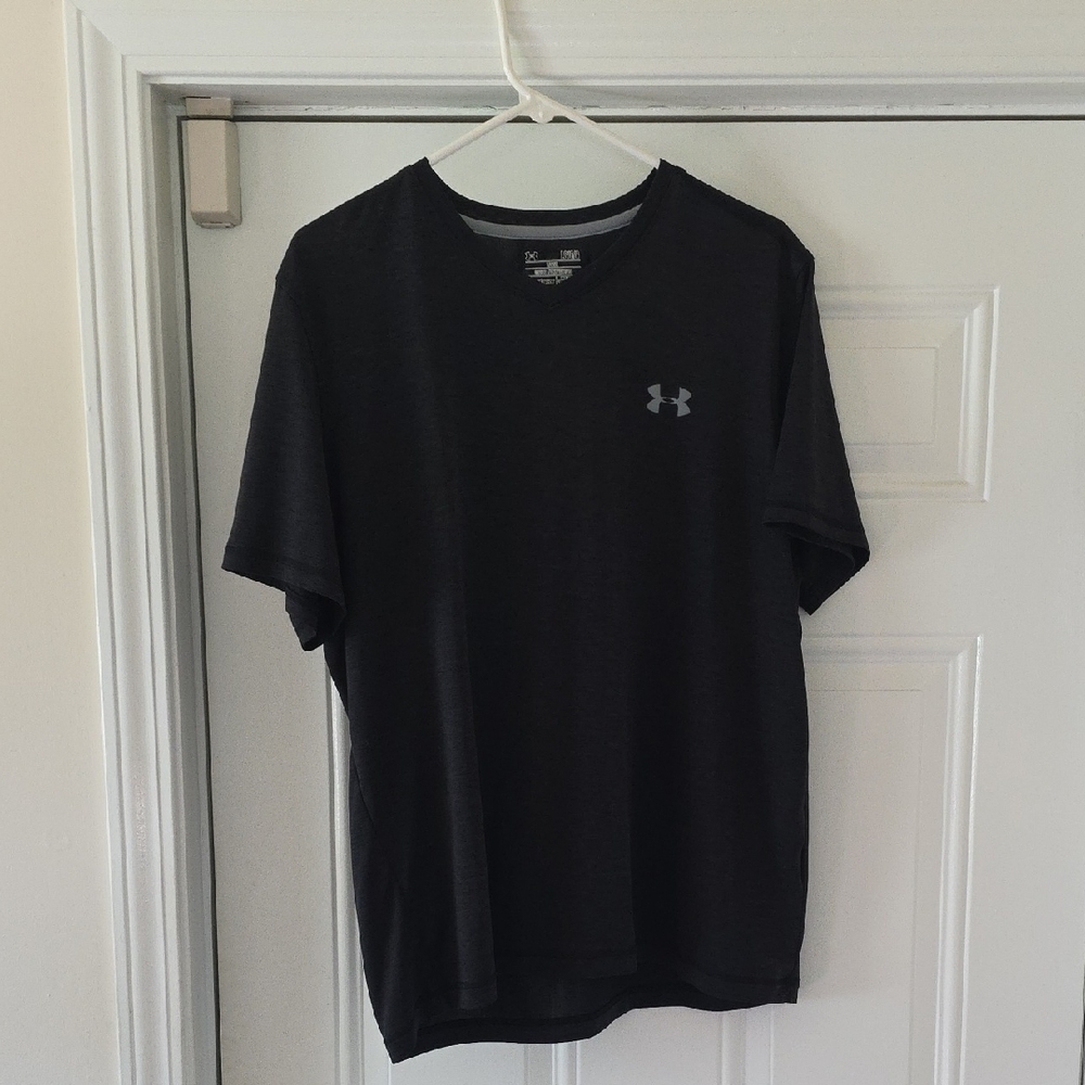 Under Armour Men's Charcoal Tee